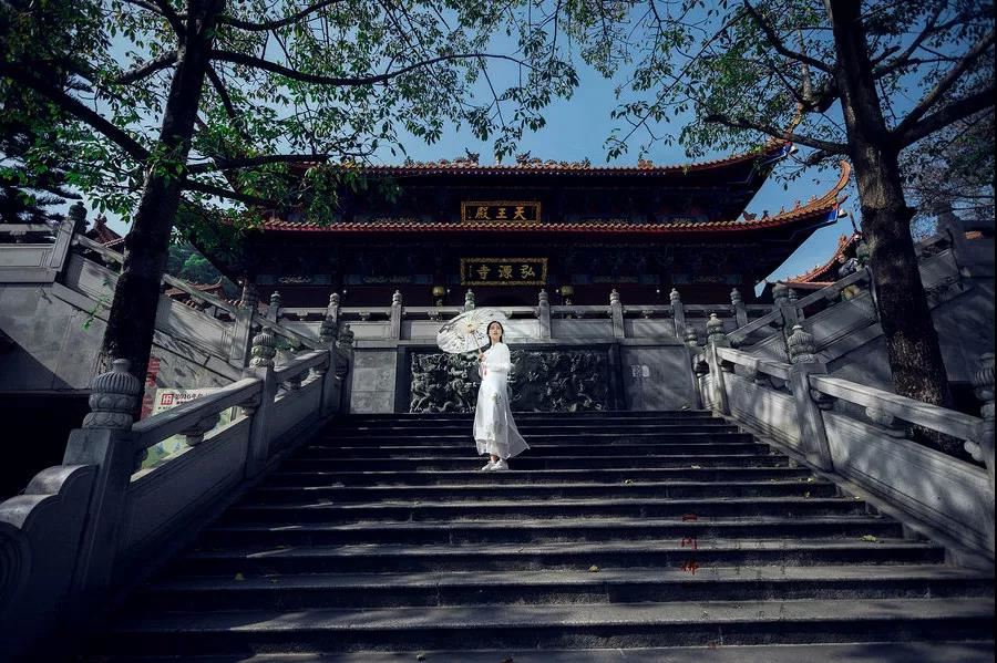 属牛男床上爱你的表现 传统保守 热情主动