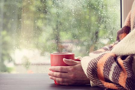 妈妈属牛爸爸属兔2025蛇年适合怀孕生宝宝吗？