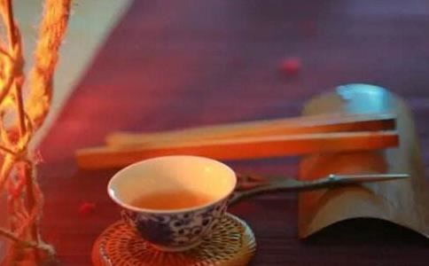 男人鼻梁有痣代表什么 男人鼻梁痣意味着什么